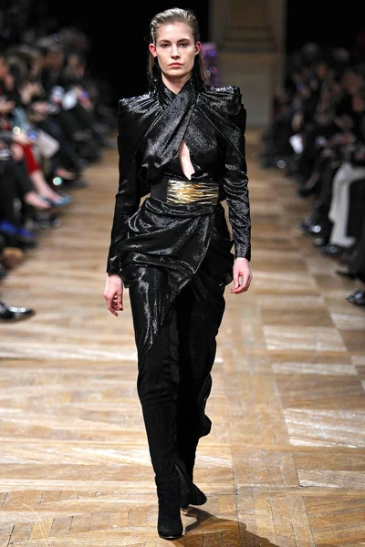 Look 33